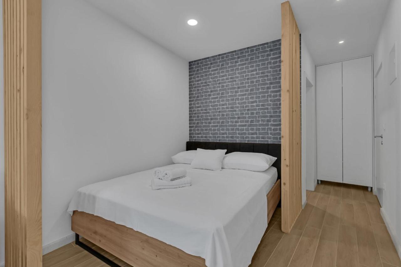 Apartments Lucky Brela Exterior foto