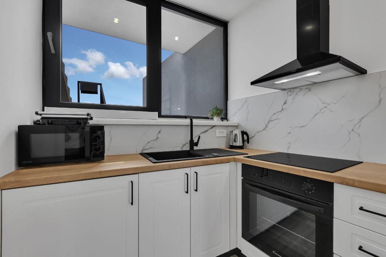 Apartments Lucky Brela Exterior foto