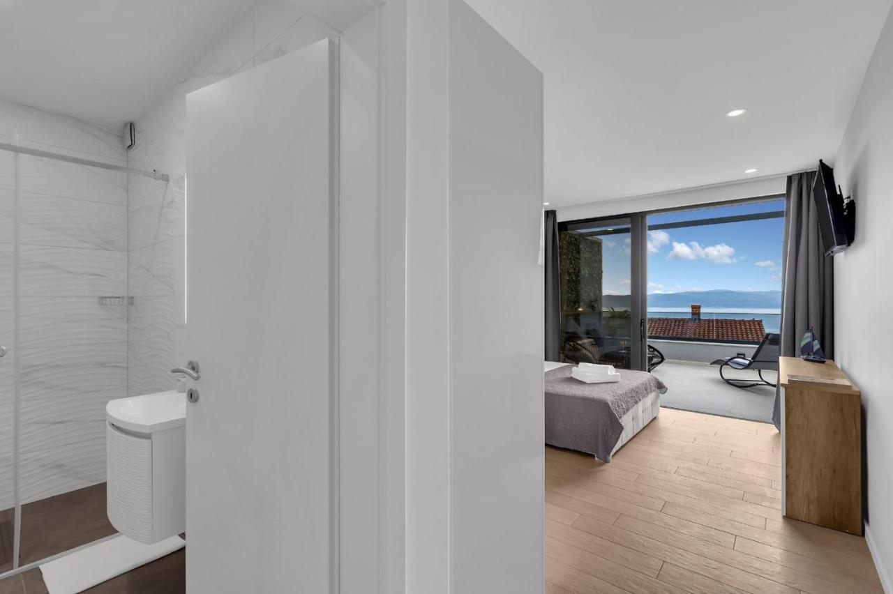 Apartments Lucky Brela Exterior foto