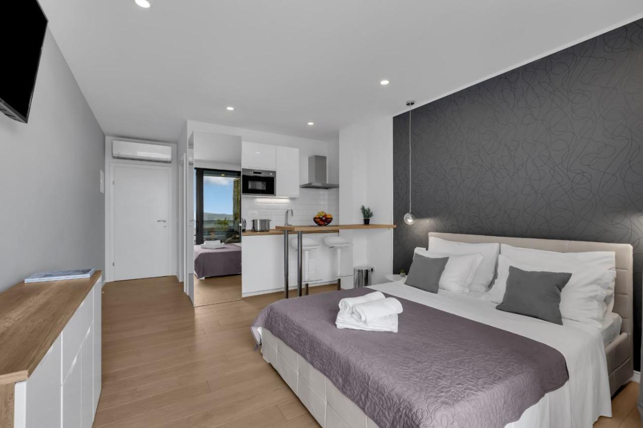 Apartments Lucky Brela Exterior foto